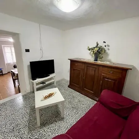 Da Meryon Apartment Albiano Magra